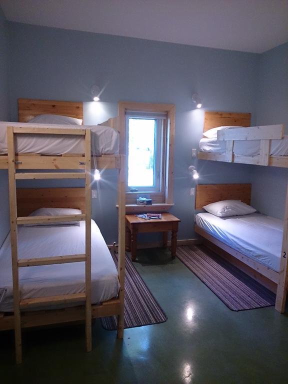 Hot Springs Campground & Hostel Upper Laberge Room photo